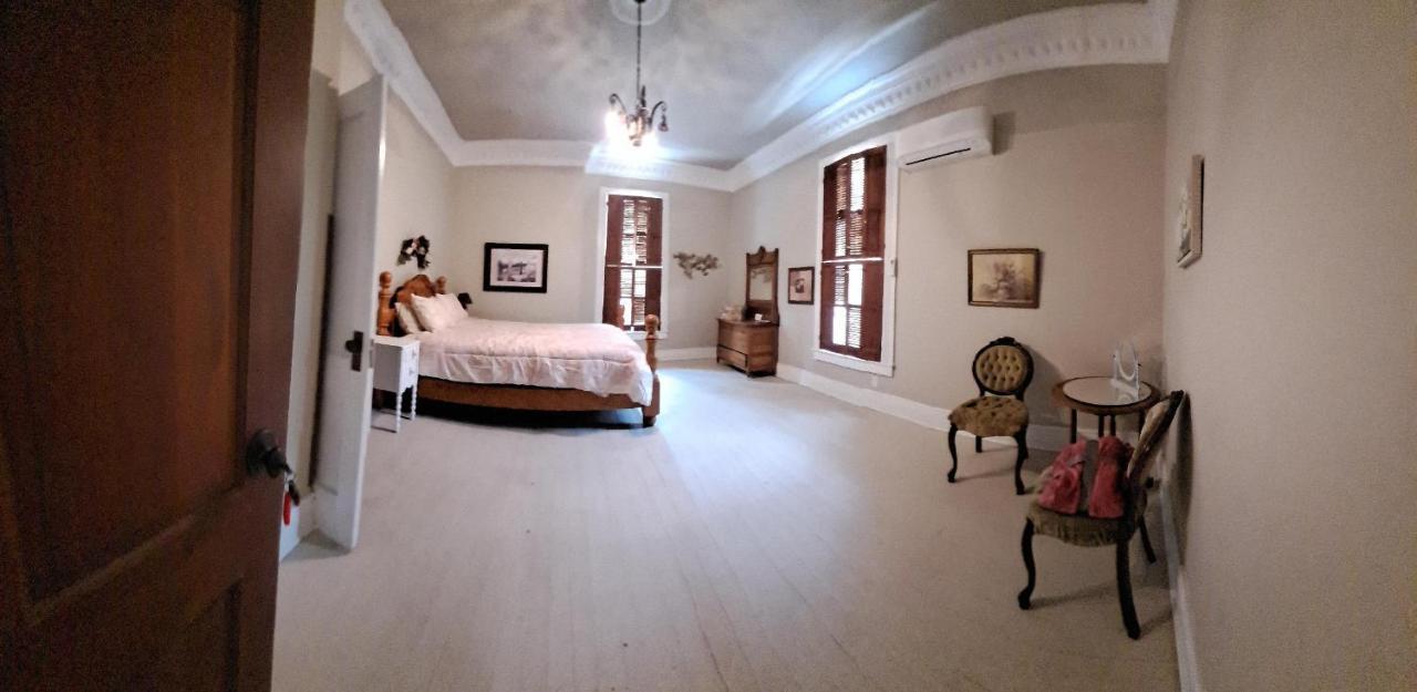グラスゴー Leslie Manor Bed & Breakfast エクステリア 写真